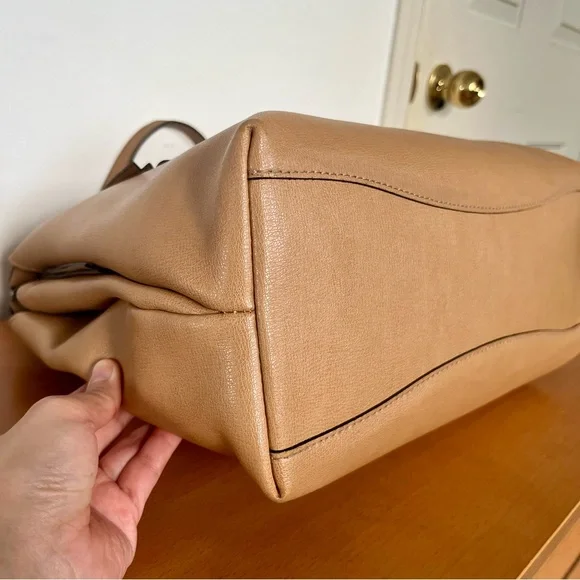 Gianni Chiarini Elegant Tan Tote Bag - Picture 7 of 14